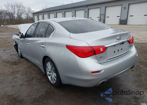 2016 Infiniti Q50 2.0T Base/2.0T Premium z USA, uszkodzony, nr VIN JN1CV7AR2GM251810
